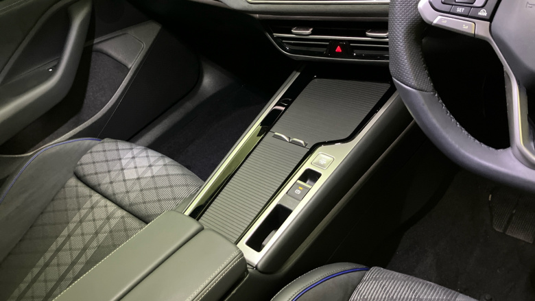 Volkswagen Passat 1.5 TSI eHybrid 272 R-Line 5dr DSG Estate